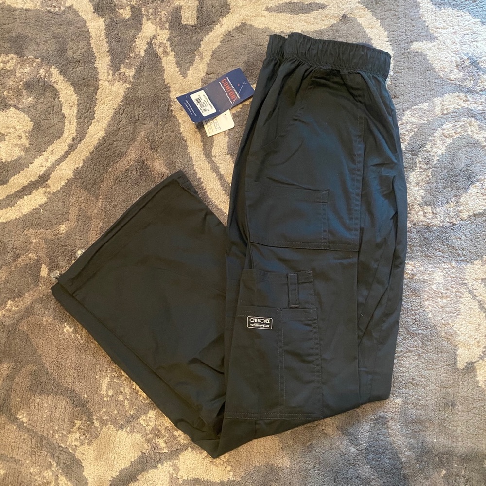 NWT Cherokee Scrubs Petite Multiple Pockets